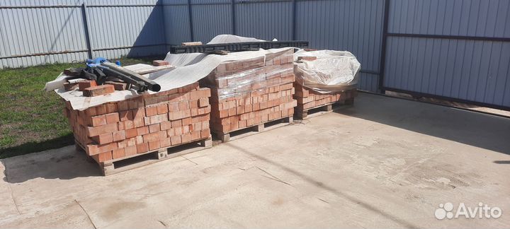 Кирпич лицевой полуторный остаток