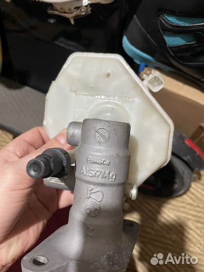 Главный тормозной цилиндр Volvo s60 03350885571