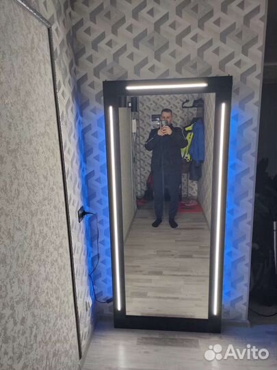 Зеркало с подсветкой в полный рост