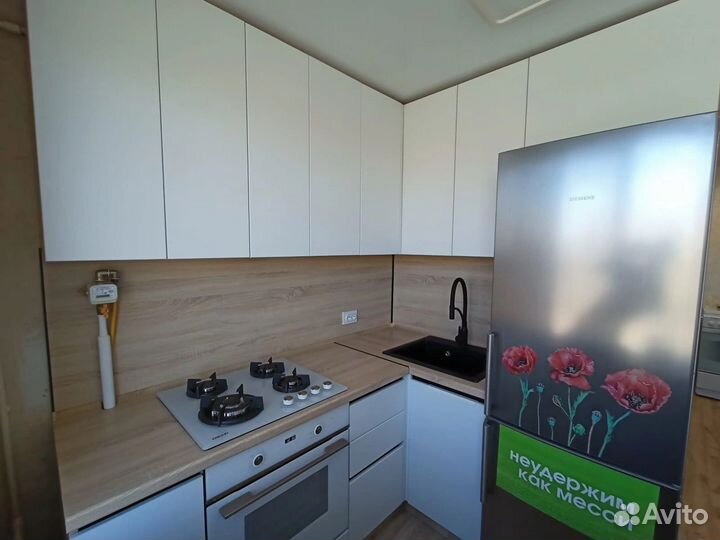 Кухня в потолок