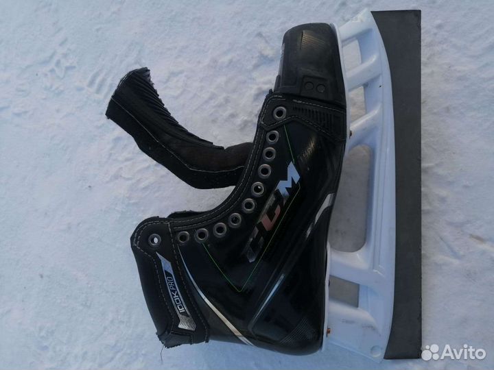 Коньки хоккейные