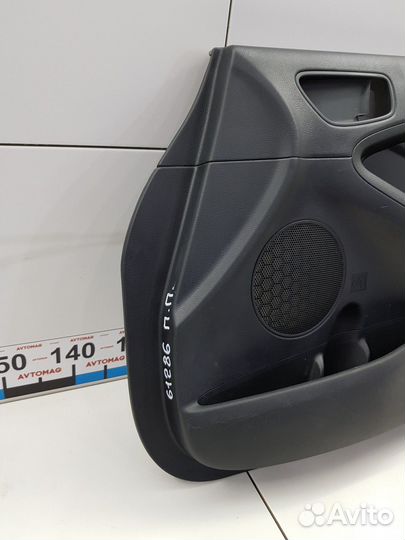 Обшивка двери передняя правая (Kia Cerato)