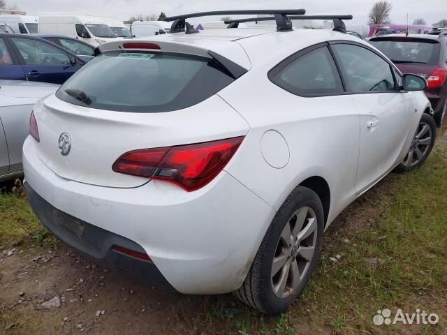 Кронштейн двигателя правый Opel Astra J GTC