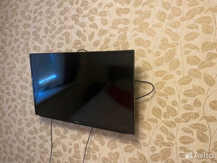 Телевизор samsung 40 дюймов SMART tv