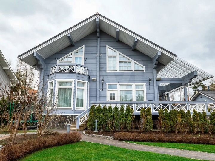 Дом 347,9 м² на участке 15,7 сот.