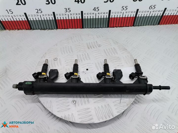 Форсунка Peugeot 5008 2010 1984J2