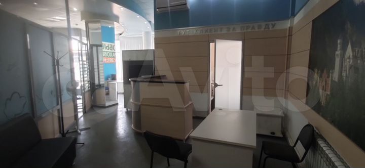 Офис на первом этаже, 52 м²