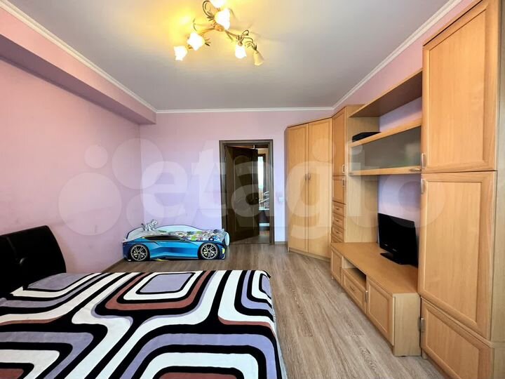 2-к. квартира, 67,9 м², 13/17 эт.