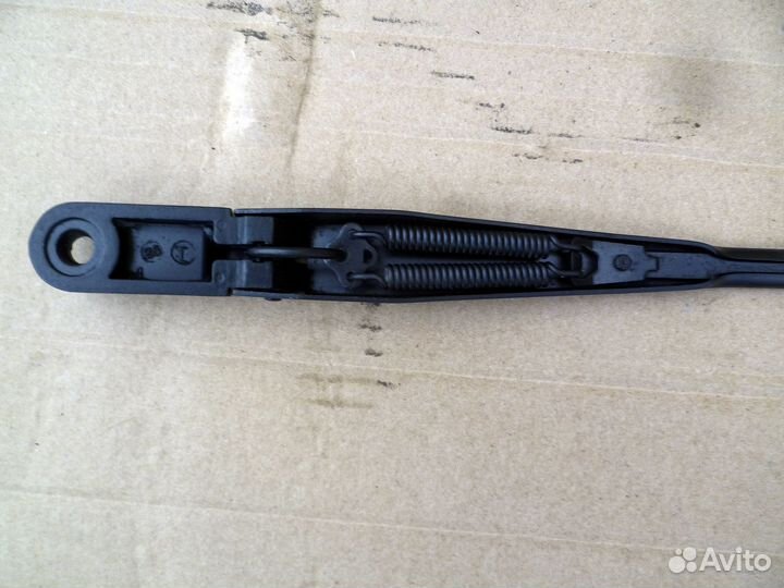 Поводок стеклоочистителя задний Opel Frontera A
