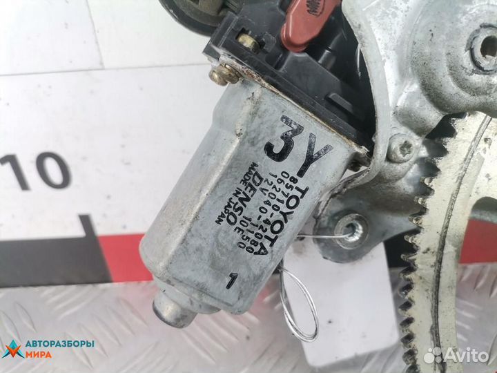 Стеклоподъемник передний правый Toyota RAV4