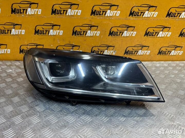 Фара правая Volkswagen Touareg 2 2014-2018