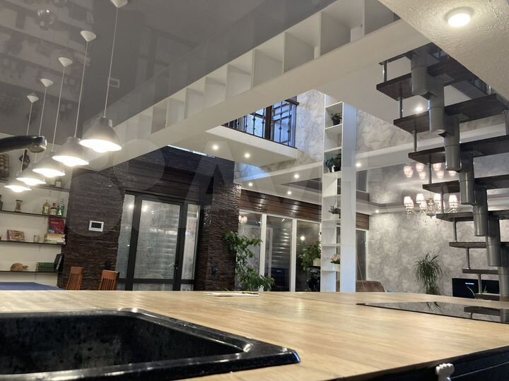 Дом 265 м² на участке 2 сот.