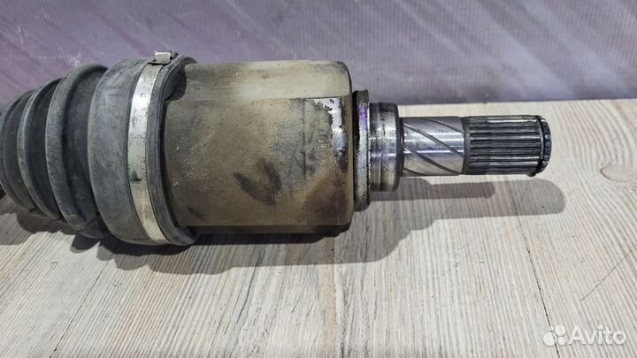 Привод подвески колеса Nissan qashqai J10 Лев