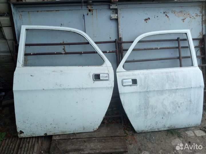 Двери задние на Волгу 3110