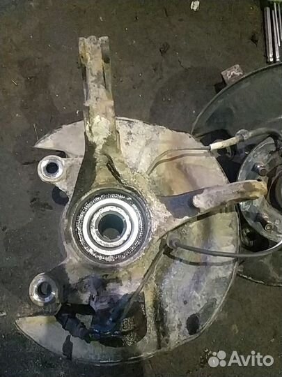 Поворотный кулак Honda cr-v 2011 год