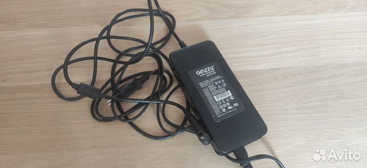 Универсальный блок питания для ноутбука