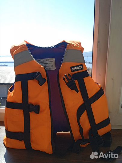 Спасательный жилет