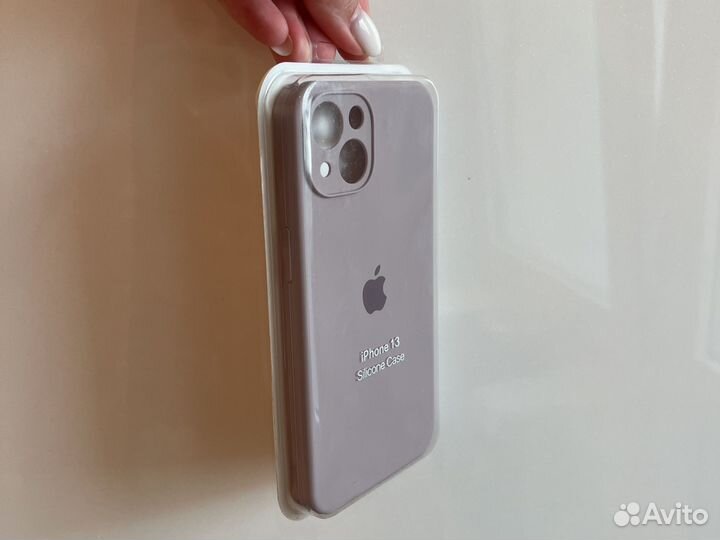 Чехол на iPhone 13