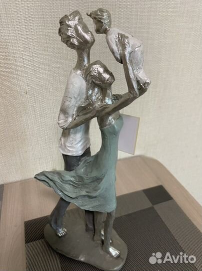 Статуэтка Семья