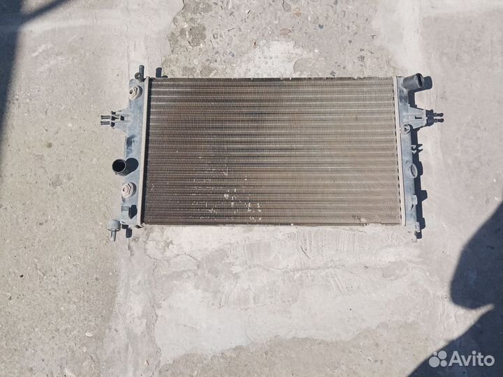 Радиатор охлаждения двигателя Opel astra g
