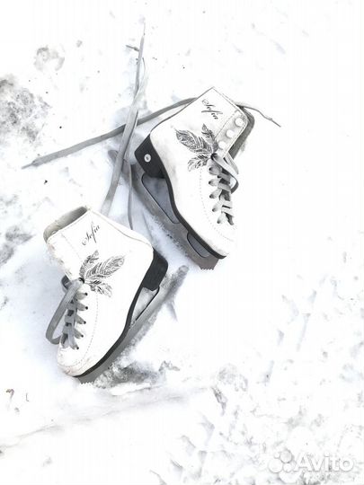 Коньки фигурные 29 р