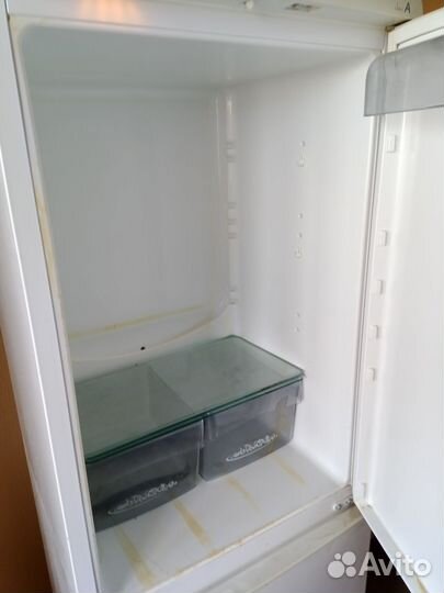 Холодильник Snaige бу