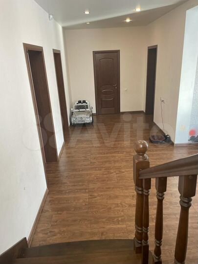 Коттедж 230 м² на участке 10 сот.