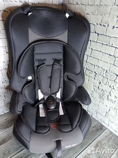 Детское автокресло новое от 9 мес до 12 лет