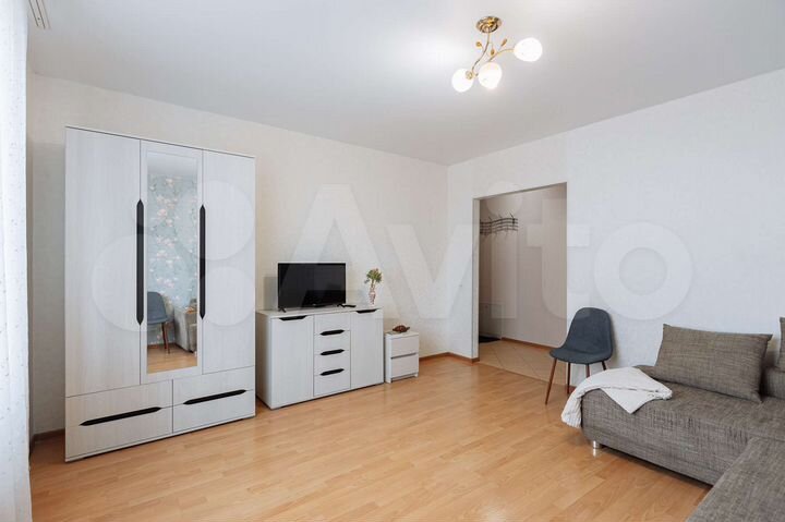 2-к. квартира, 59 м², 8/8 эт.