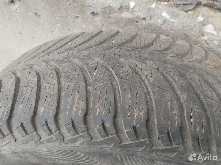 Goodyear UltraGrip 215/60 R16 99T