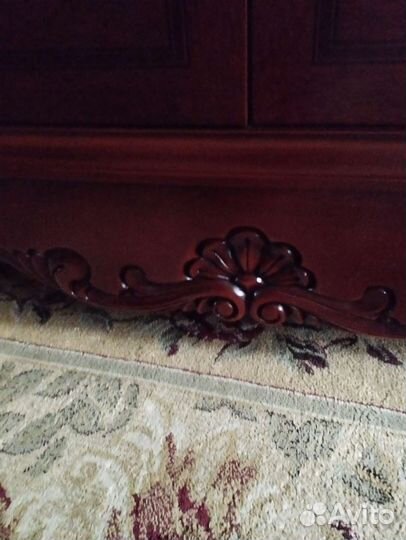 Тумба под телевизор массив