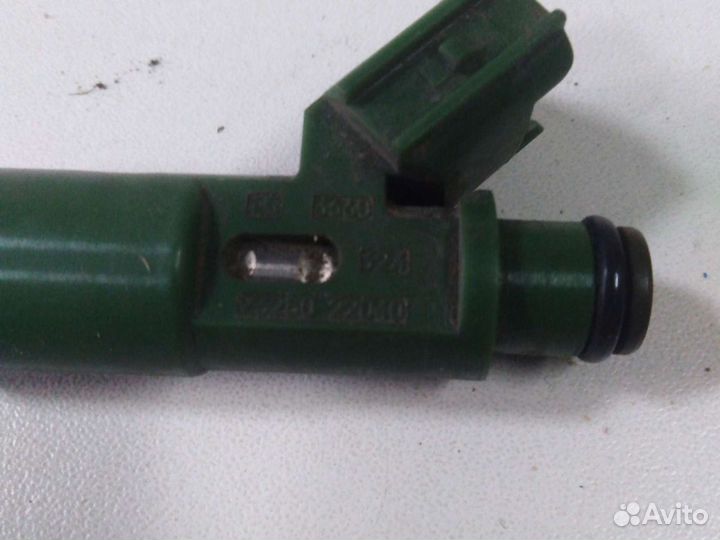 Форсунка топливная Toyota Avensis T250