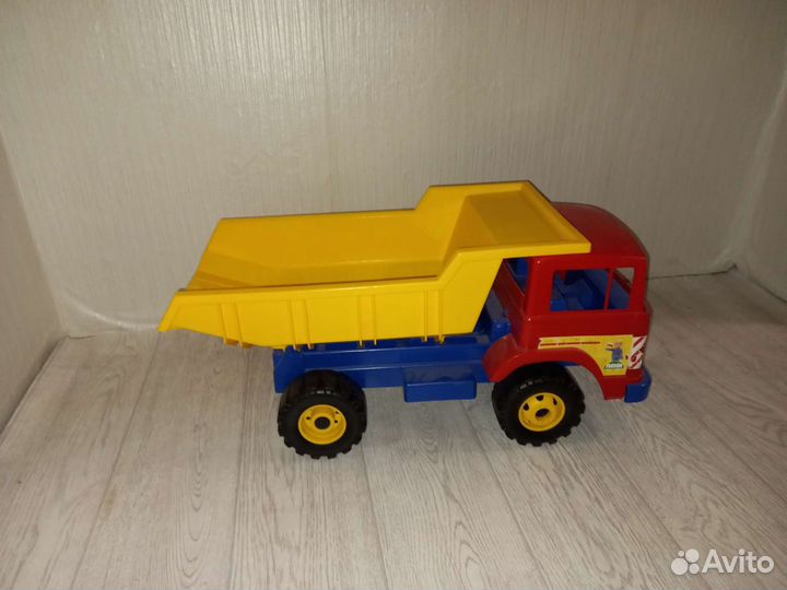 Игрушка грузовик
