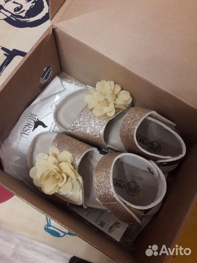 Платье праздничное для девочки + босоножки