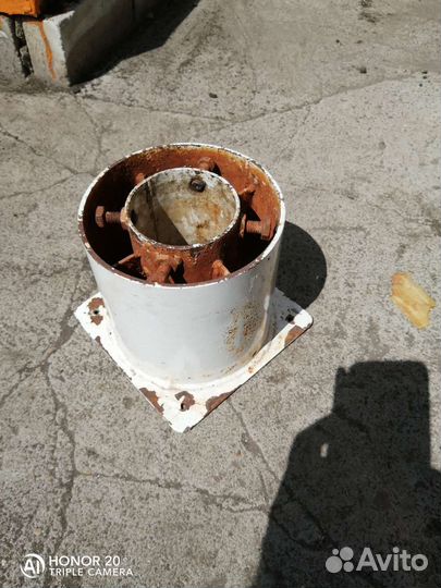 Подставка под елку