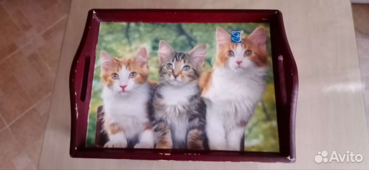 Поднос на ножках б/у