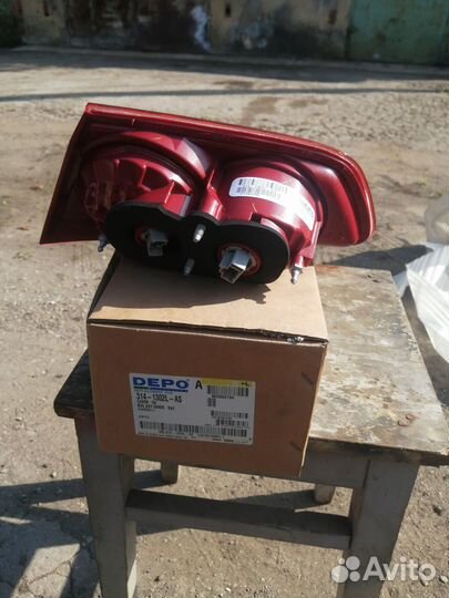 Фонарь задний внутренний лев lancer2008 красный