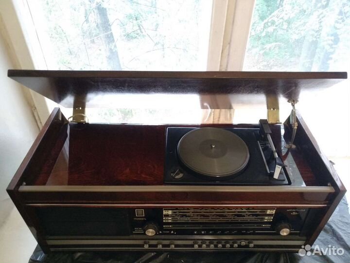 Ламповая радиола Урал-112 (СССР)