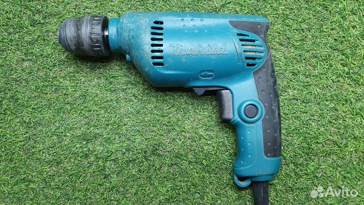 Дрель безударная Makita 6413 450 Вт