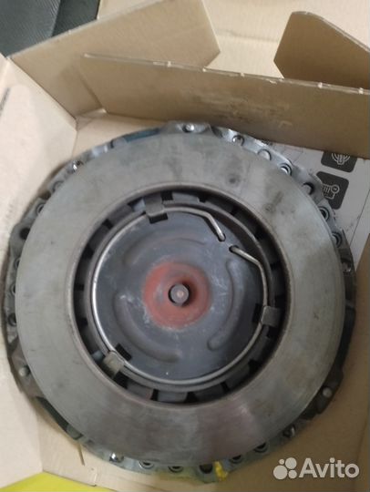 Сцепление volkswagen golf Valeo 821 445