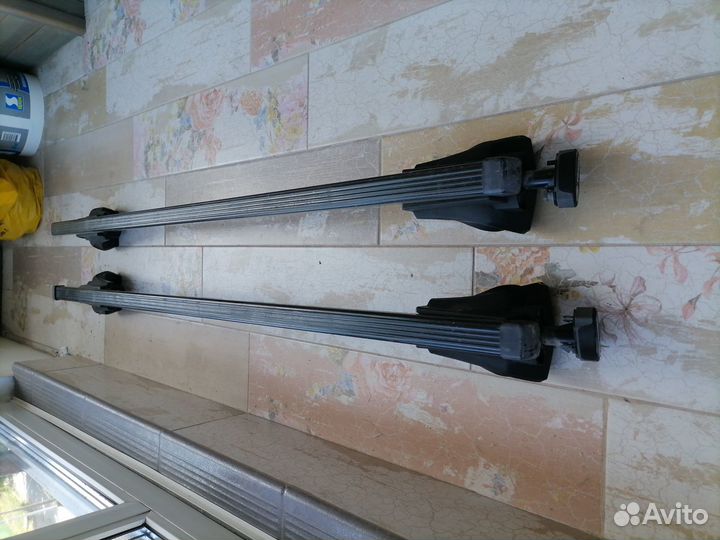 Багажник на рейлинге thule