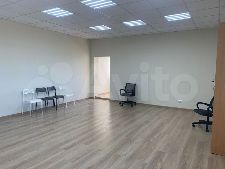 Офис из двух помещений, 47.9 м²