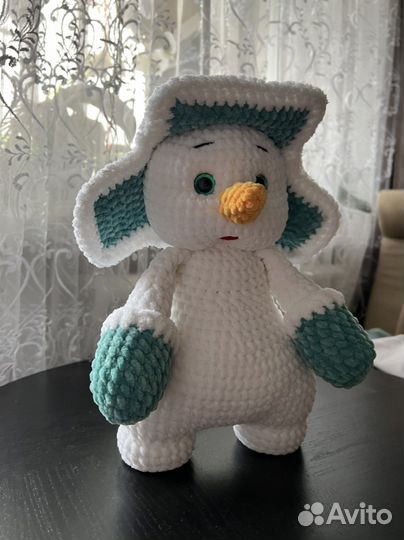 Новогодняя игрушка снеговик