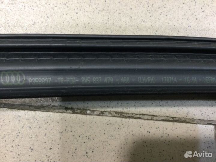 Накладка стекла переднего правого Audi A3 8V czca