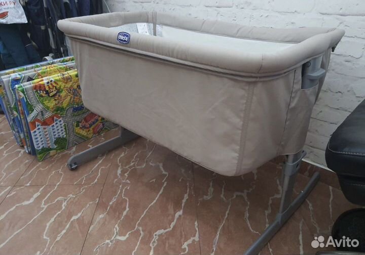 Люлька кроватка chicco next2me + 2 простыни chicco