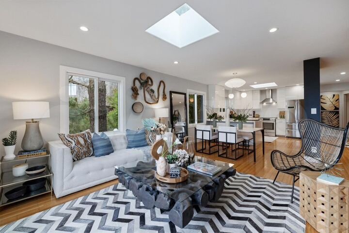 3-к. квартира, 120 м², 1/4 эт.