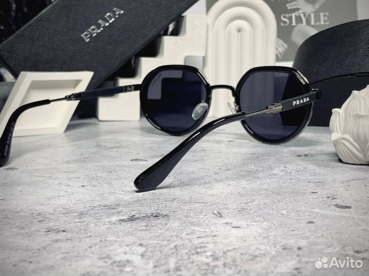 Очки Prada круглые с комплектом