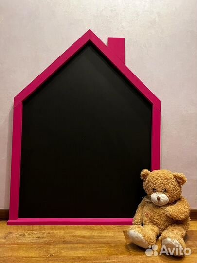 Меловая доска в форме домика