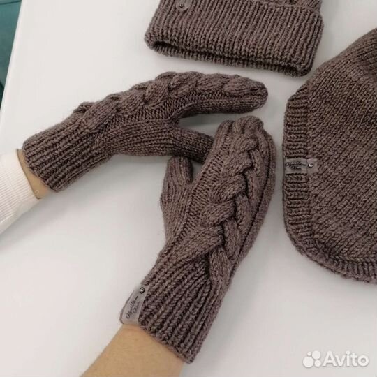 Шапка, варежки, шарф