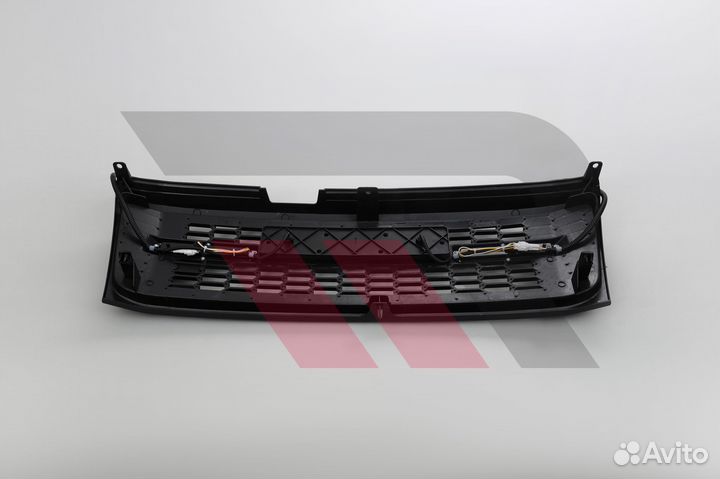 Решетка радиатора Toyota Land Cruiser 100 05-07г